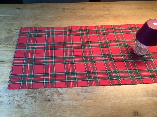 Tafelloper Tartan Red