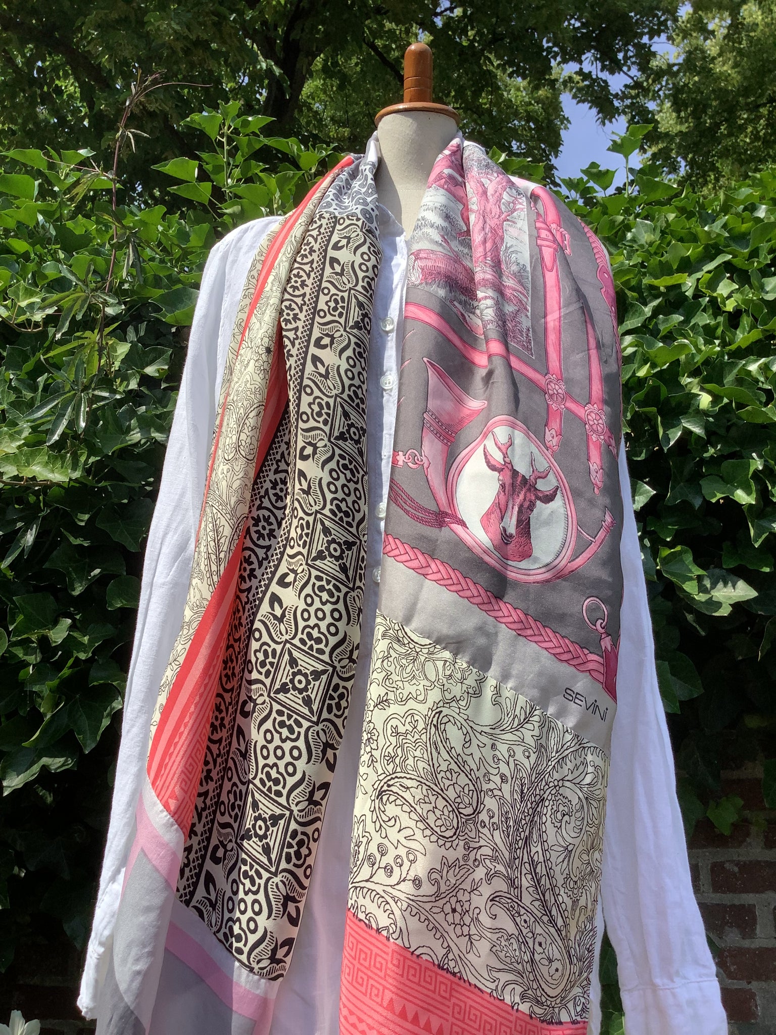 Shawl Sevini